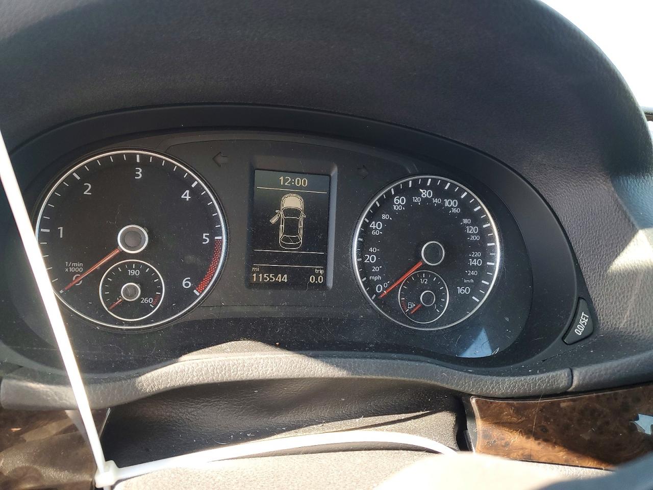 2015 VOLKSWAGEN PASSAT SEL photo 9
