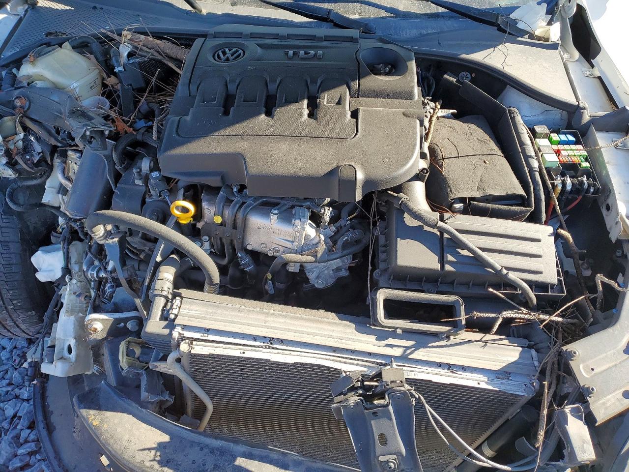 2015 VOLKSWAGEN PASSAT SEL photo 11