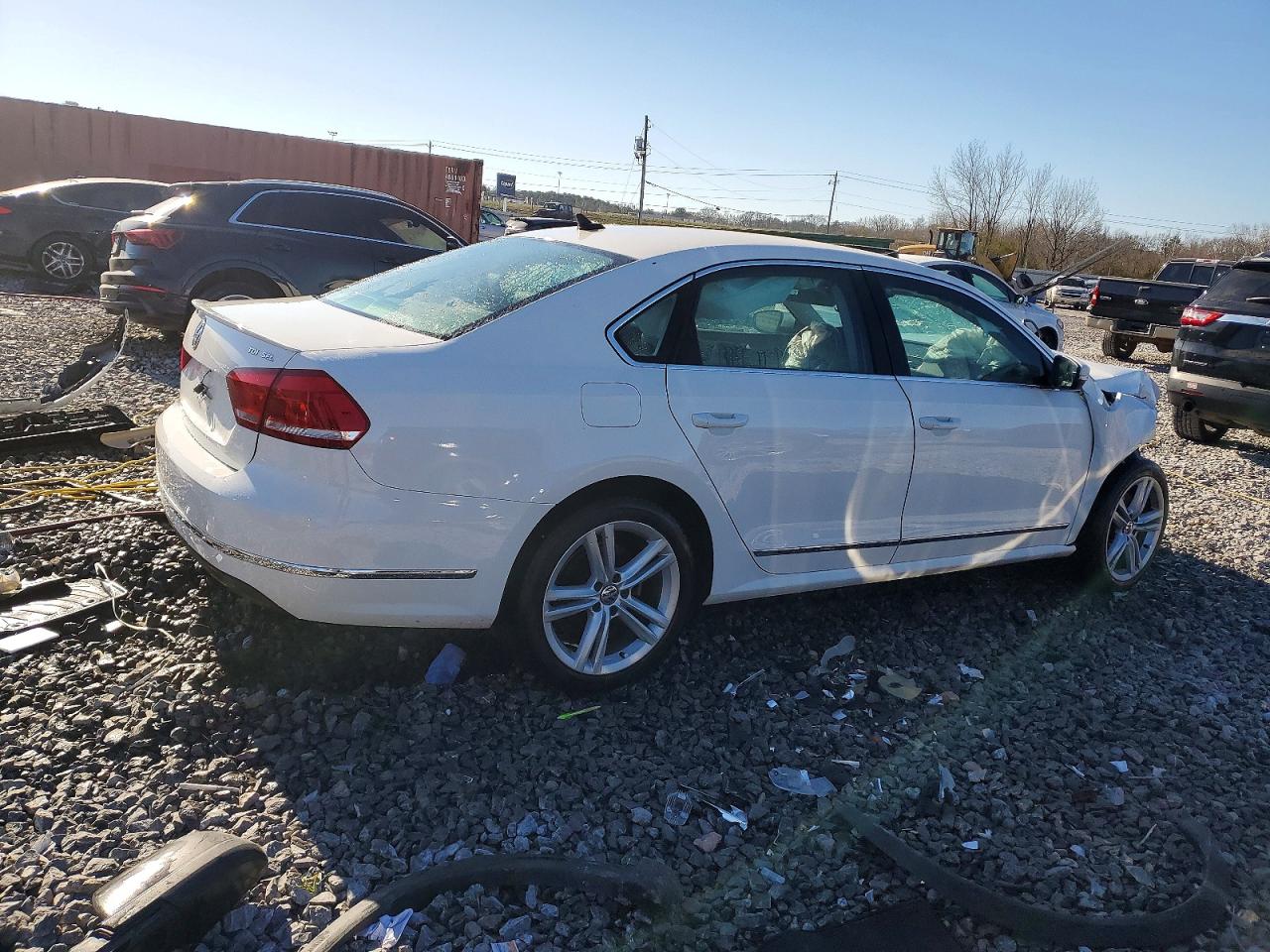 2015 VOLKSWAGEN PASSAT SEL photo 3