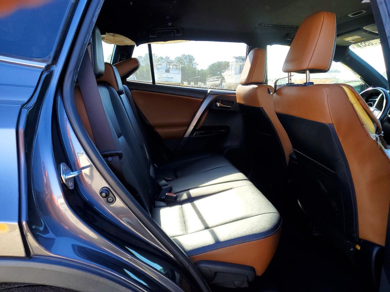 2018 TOYOTA RAV4 SE photo 21