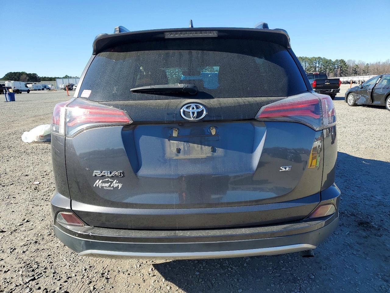 2018 TOYOTA RAV4 SE photo 11