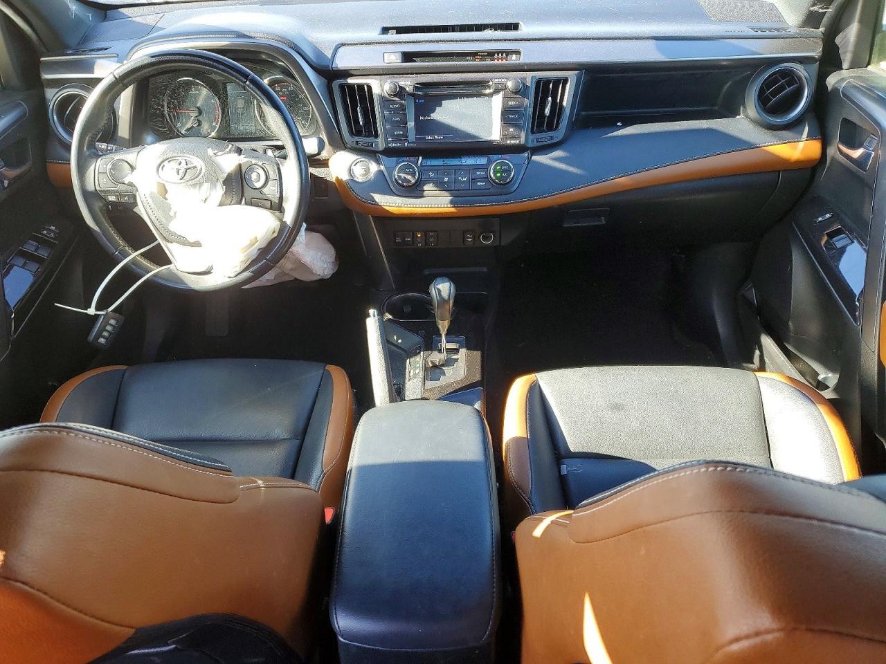 2018 TOYOTA RAV4 SE photo 15