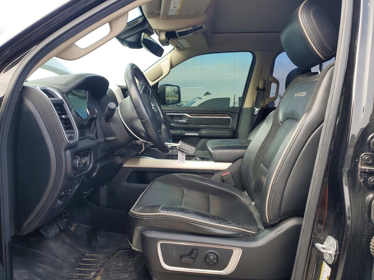 2019 RAM 1500 LARAMIE photo 7