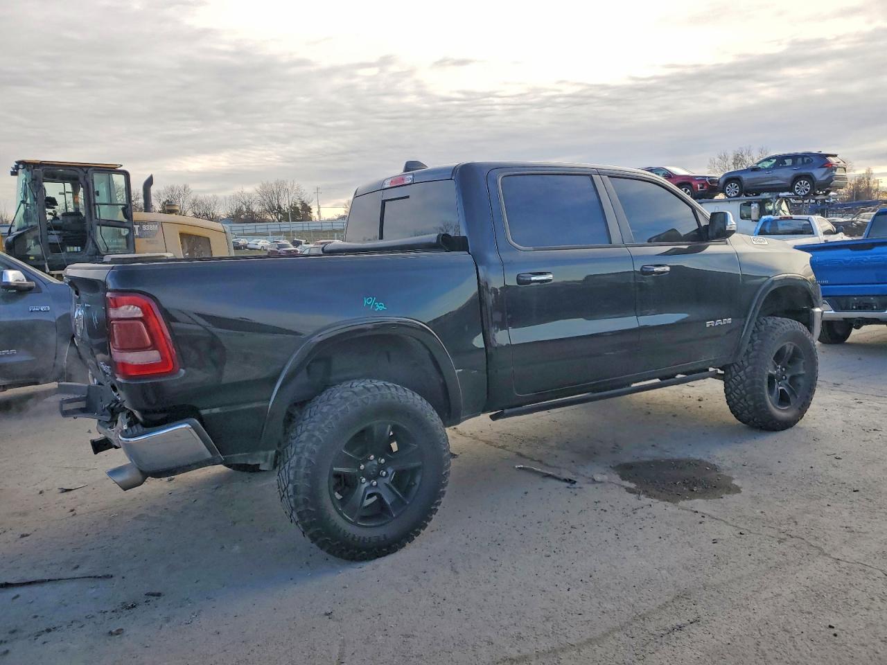 2019 RAM 1500 LARAMIE photo 3
