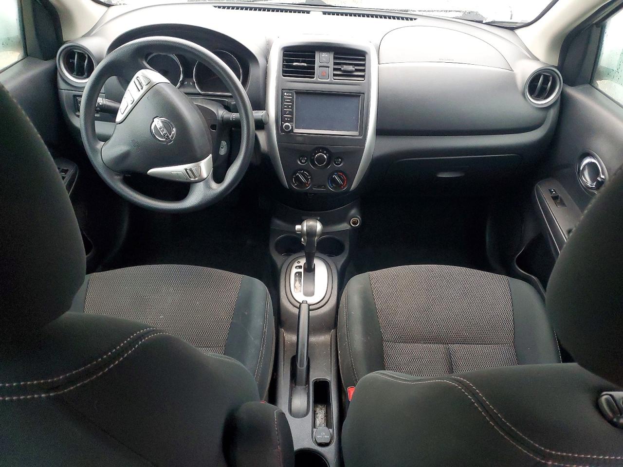 2019 NISSAN VERSA S photo 8
