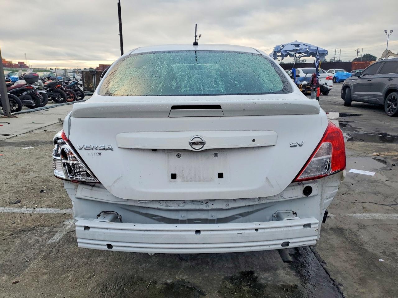 2019 NISSAN VERSA S photo 6