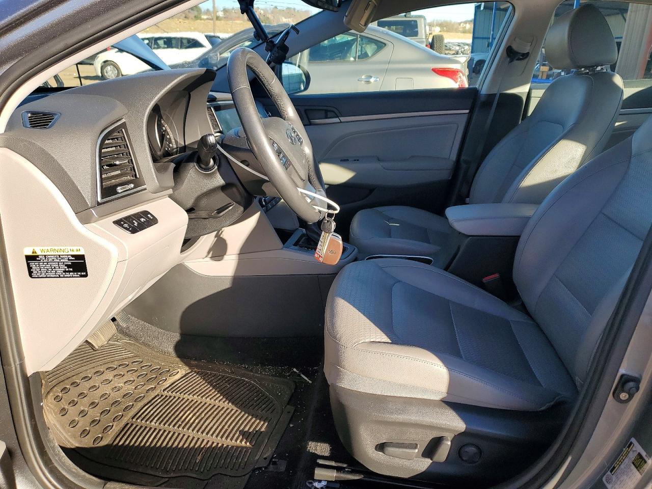 2017 HYUNDAI ELANTRA SE photo 7