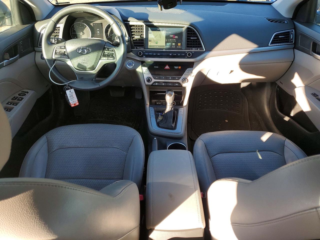 2017 HYUNDAI ELANTRA SE photo 8