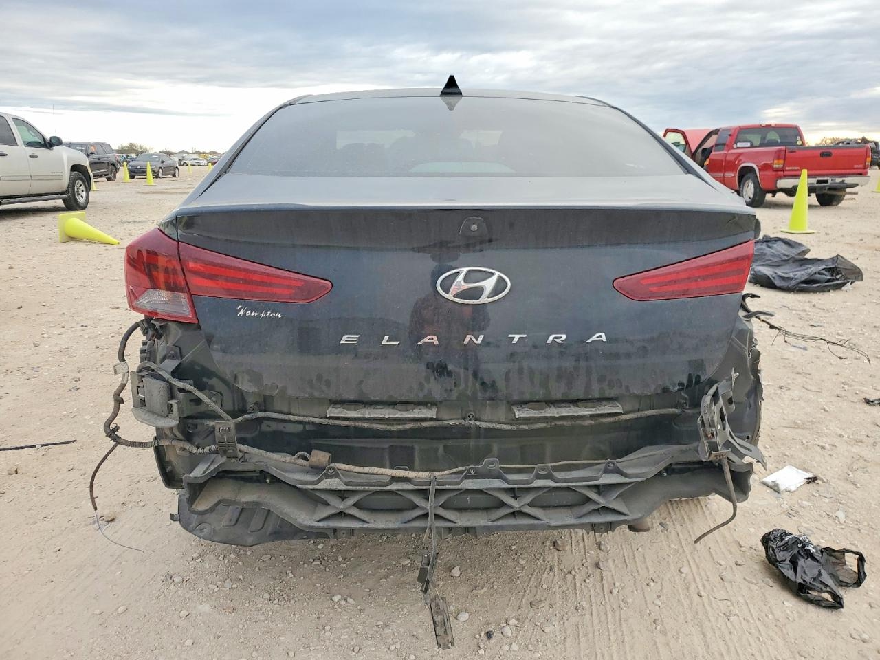 2020 HYUNDAI ELANTRA SEL photo 6