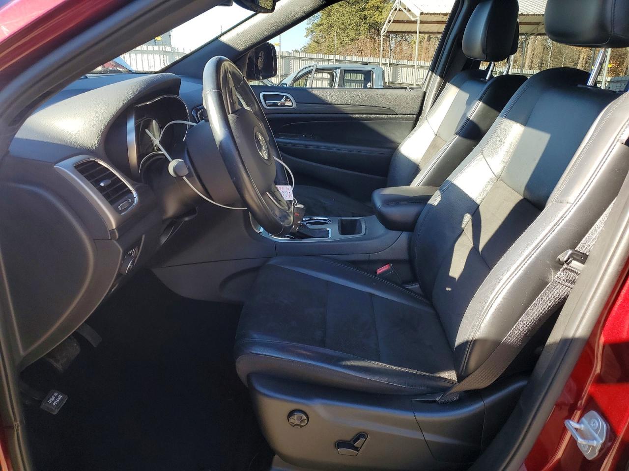 2020 JEEP GRAND CHEROKEE LAREDO photo 7