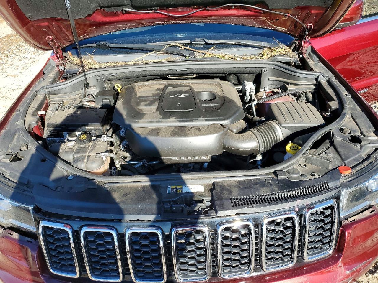 2020 JEEP GRAND CHEROKEE LAREDO photo 12