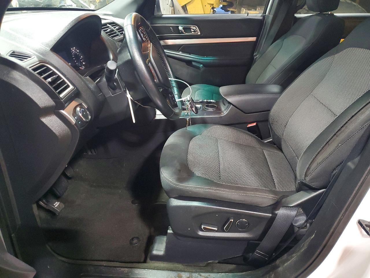 2017 FORD EXPLORER XLT photo 13