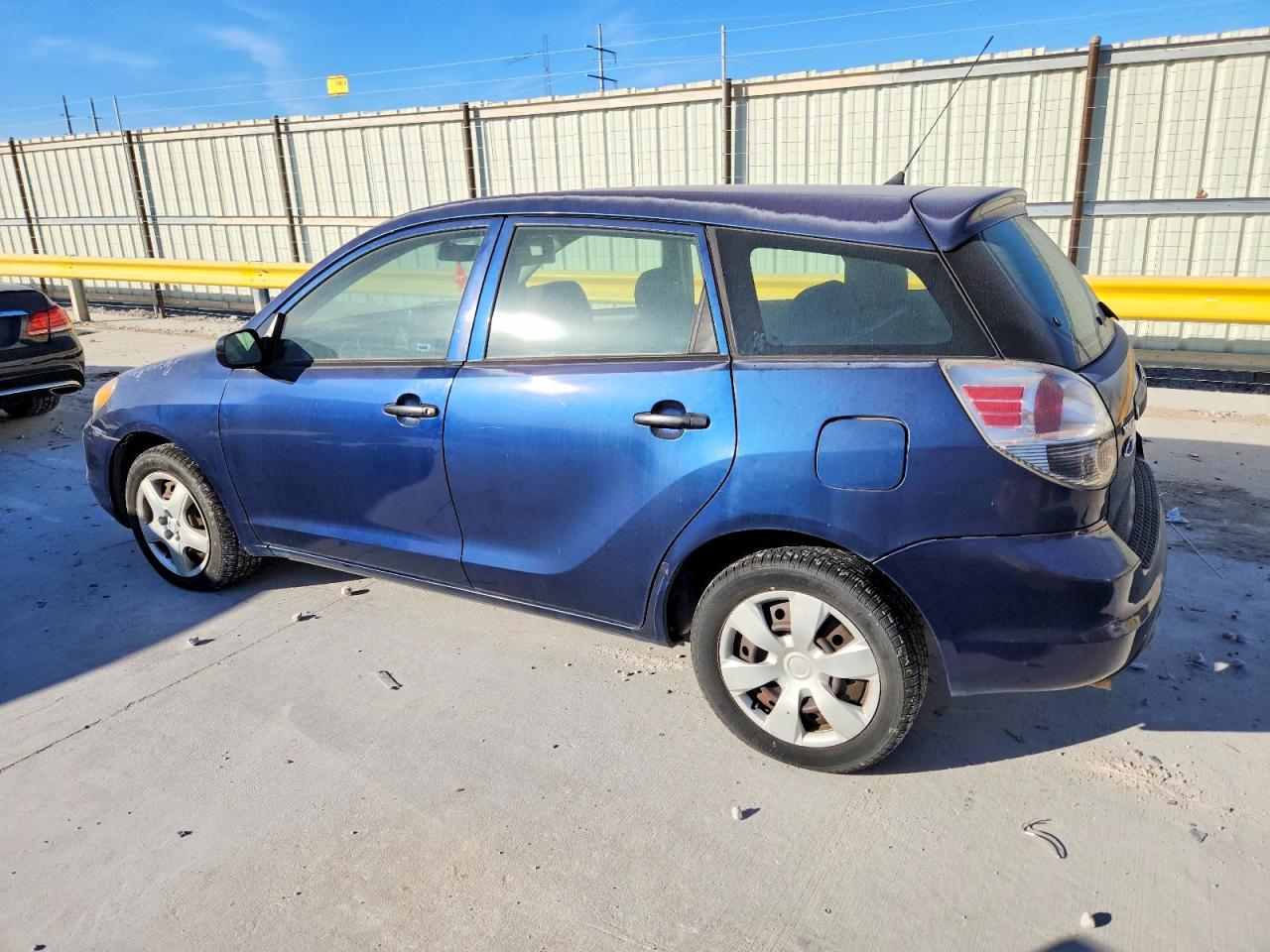 2006 TOYOTA COROLLA MATRIX XR photo 2