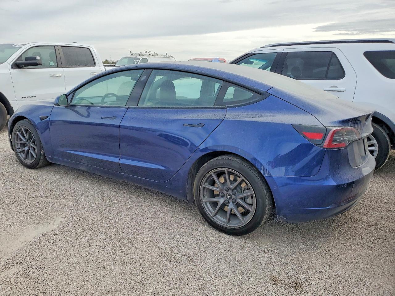 2022 TESLA MODEL 3 photo 2