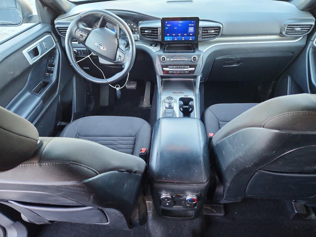 2020 FORD EXPLORER XLT photo 8