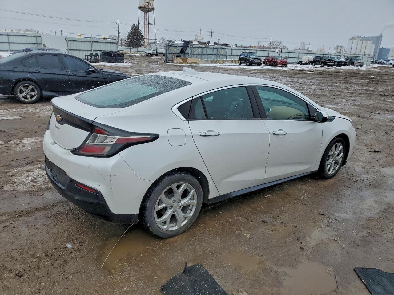 2017 CHEVROLET VOLT PREMIER photo 3