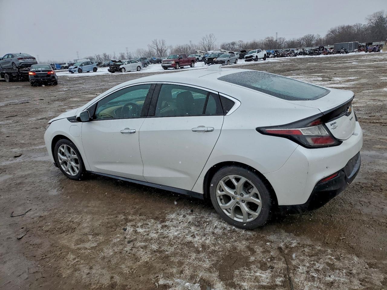 2017 CHEVROLET VOLT PREMIER photo 2