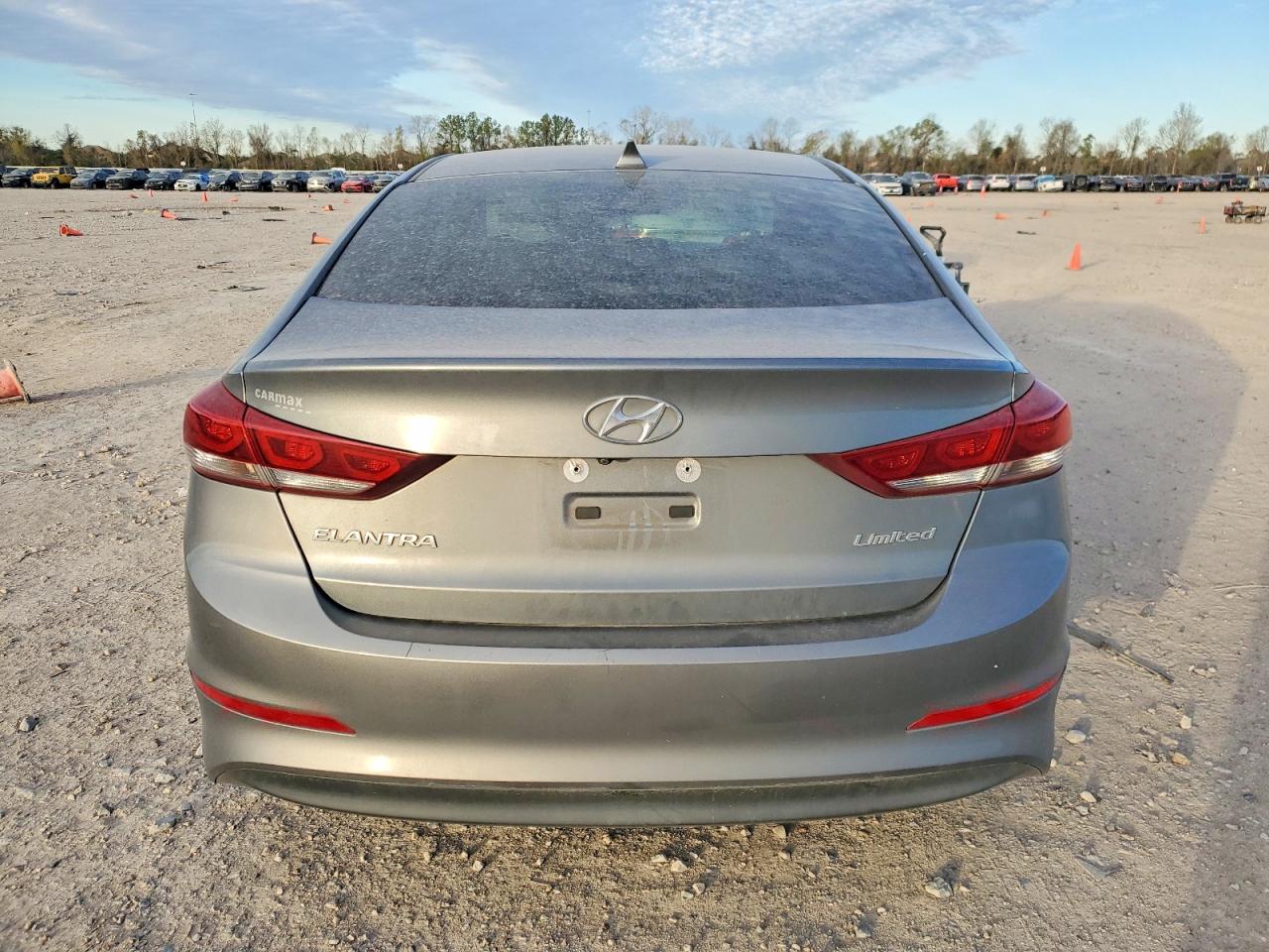 2017 HYUNDAI ELANTRA SE photo 6