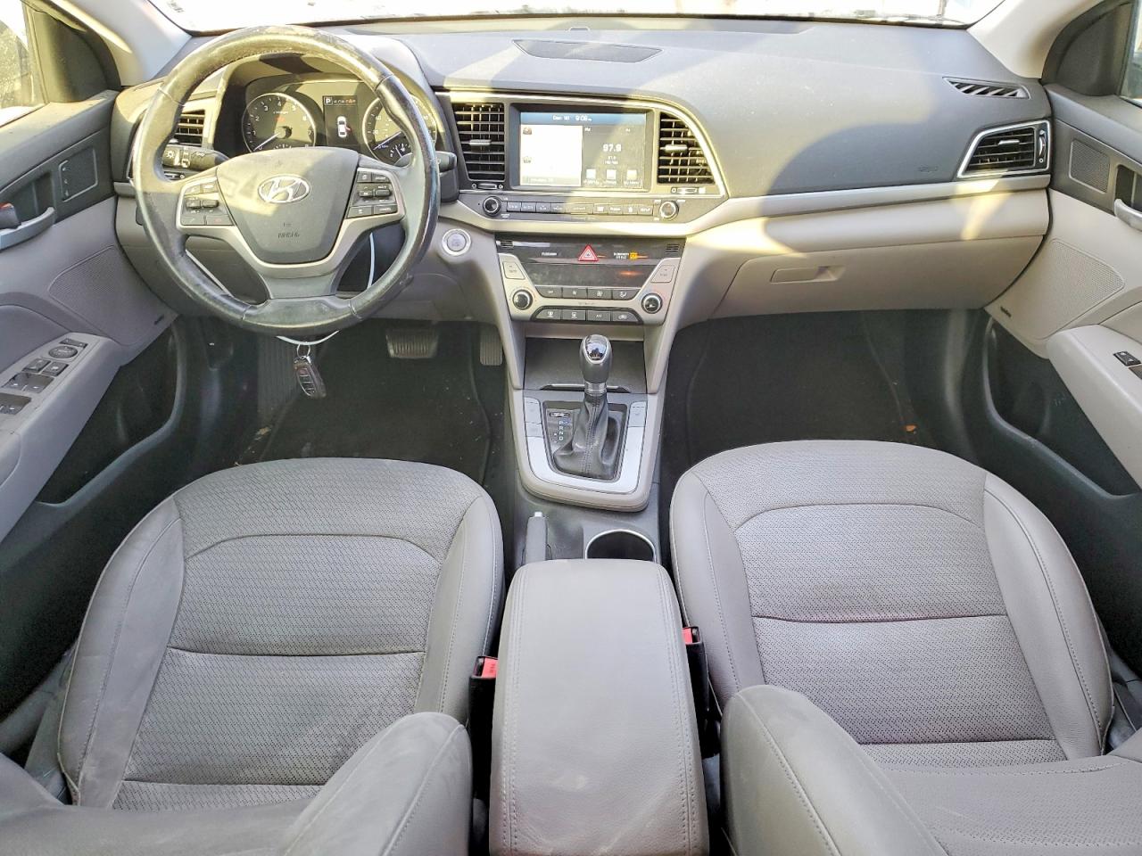 2017 HYUNDAI ELANTRA SE photo 8