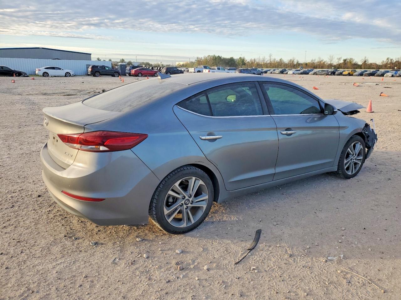 2017 HYUNDAI ELANTRA SE photo 3