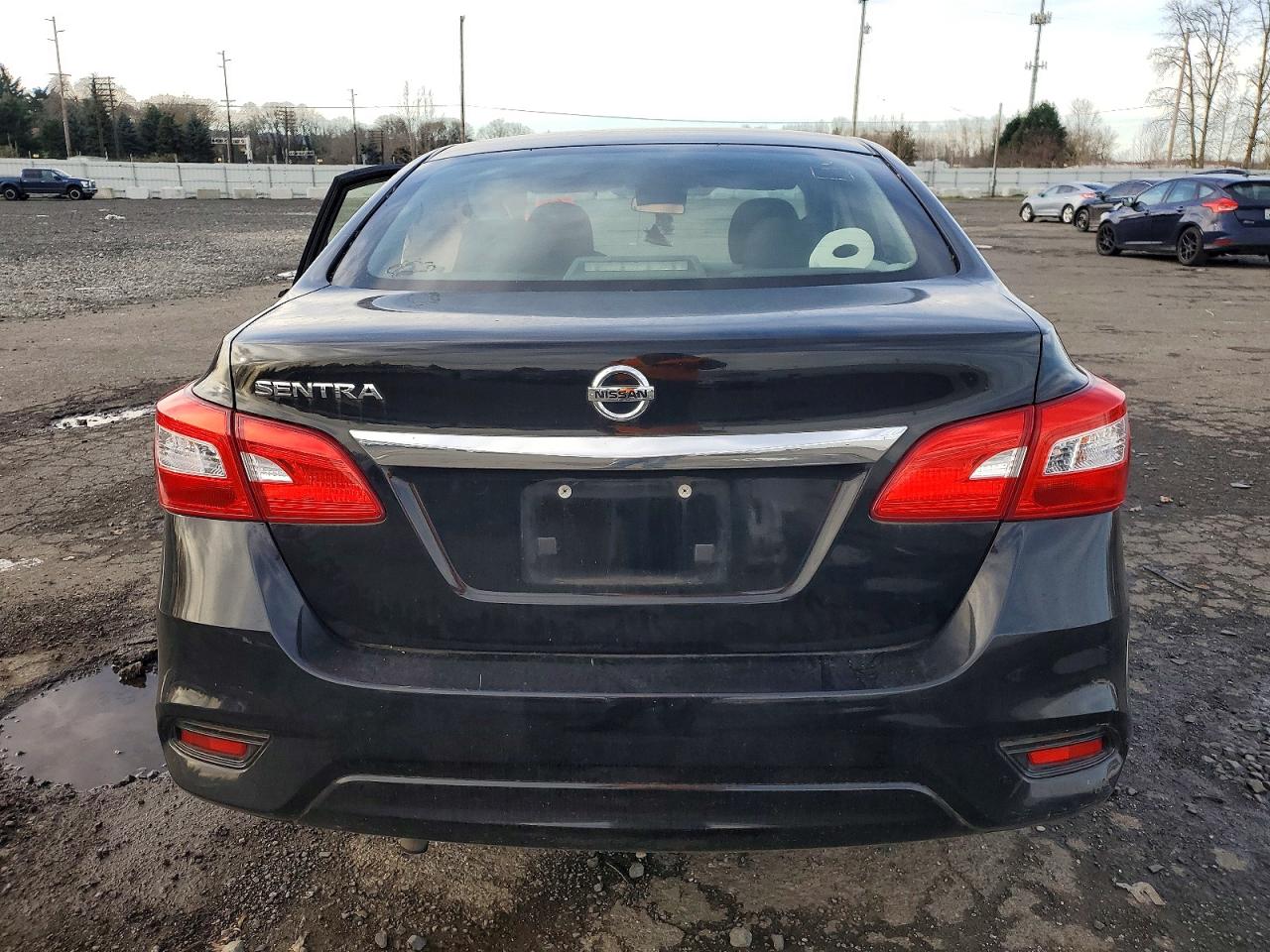 2017 NISSAN SENTRA S photo 6