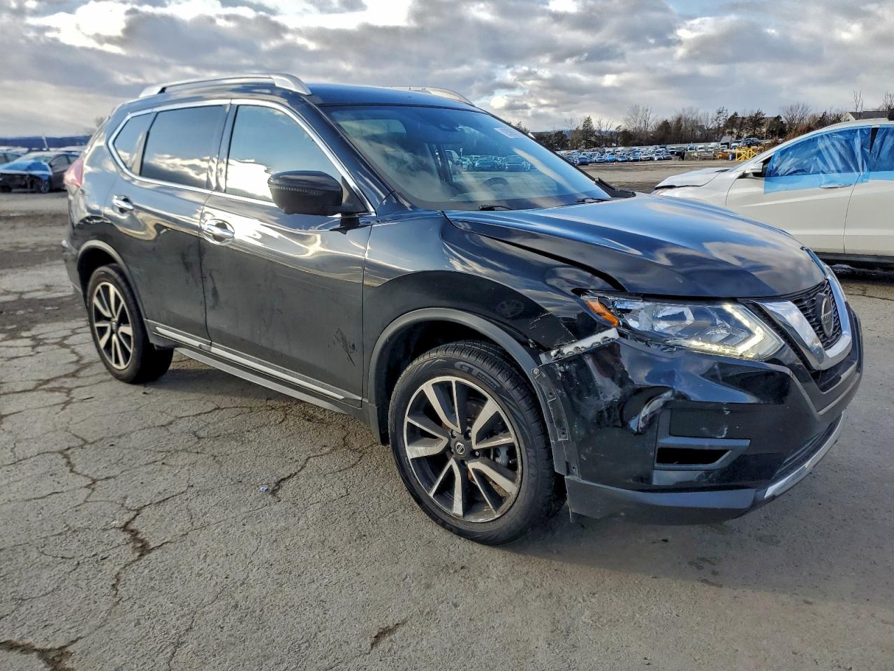 2019 NISSAN ROGUE S photo 4