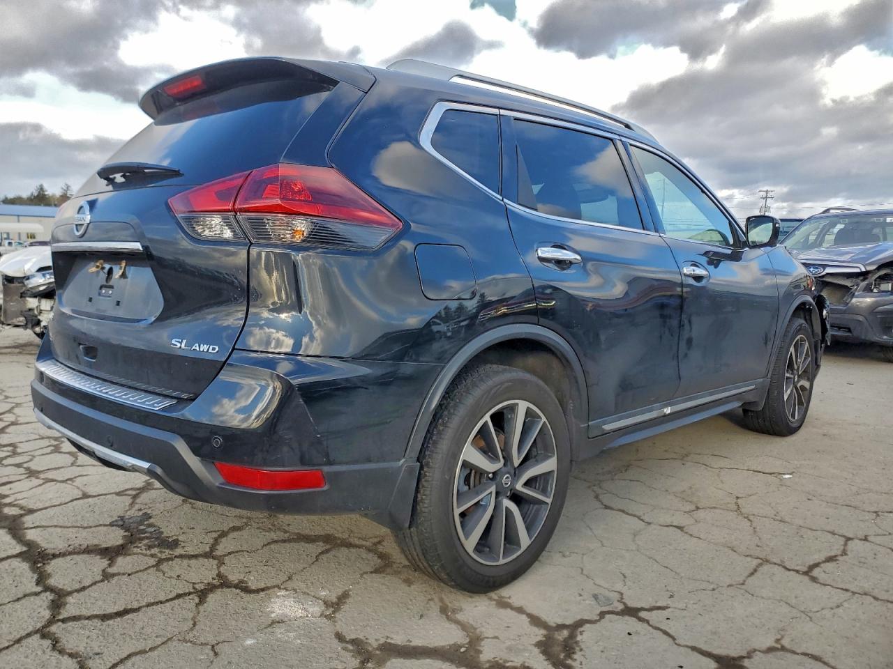 2019 NISSAN ROGUE S photo 3