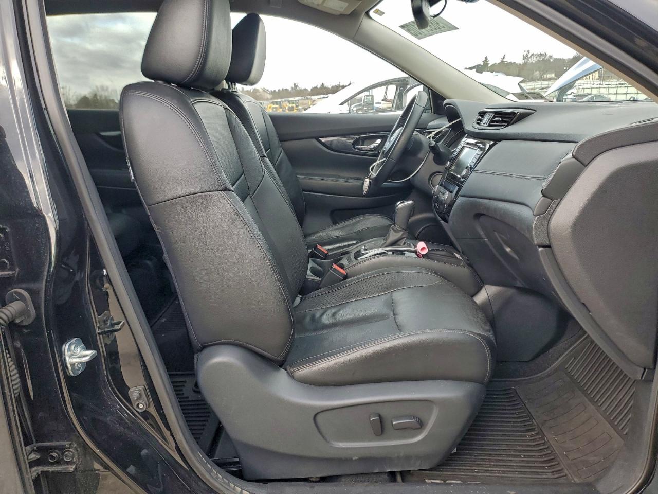 2019 NISSAN ROGUE S photo 7