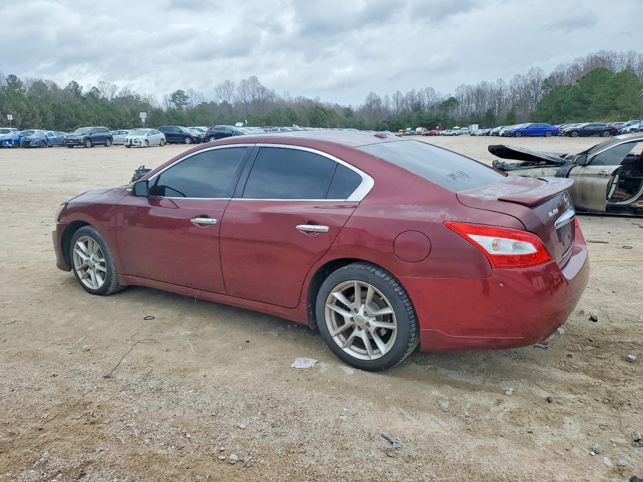 2009 NISSAN MAXIMA S photo 2