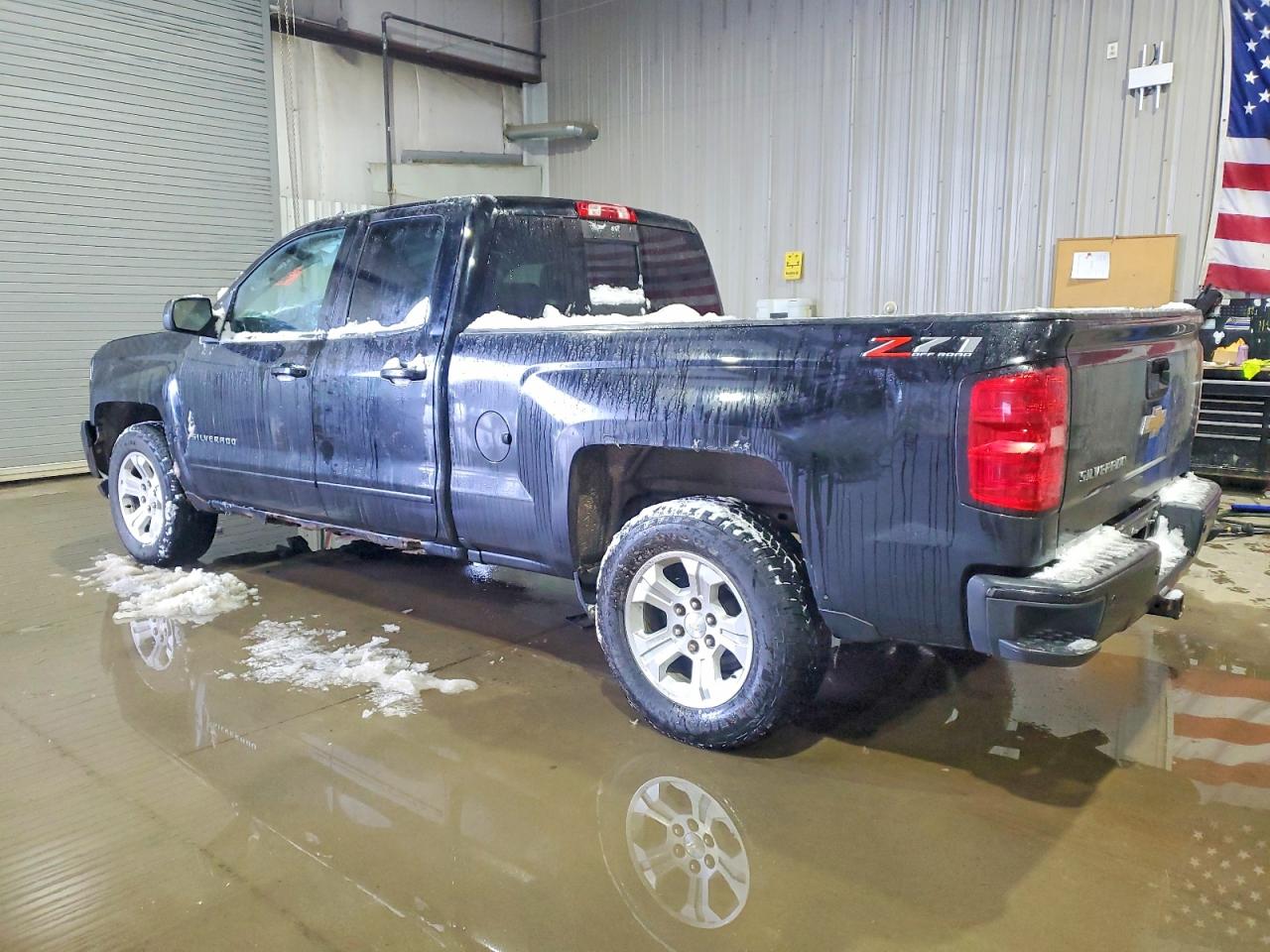 2018 CHEVROLET SILVERADO K1500 LT photo 2
