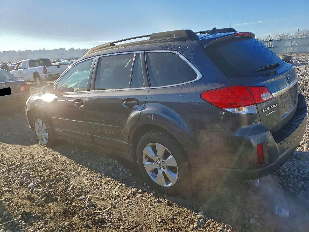 2011 SUBARU OUTBACK 2.5I LIMITED photo 2