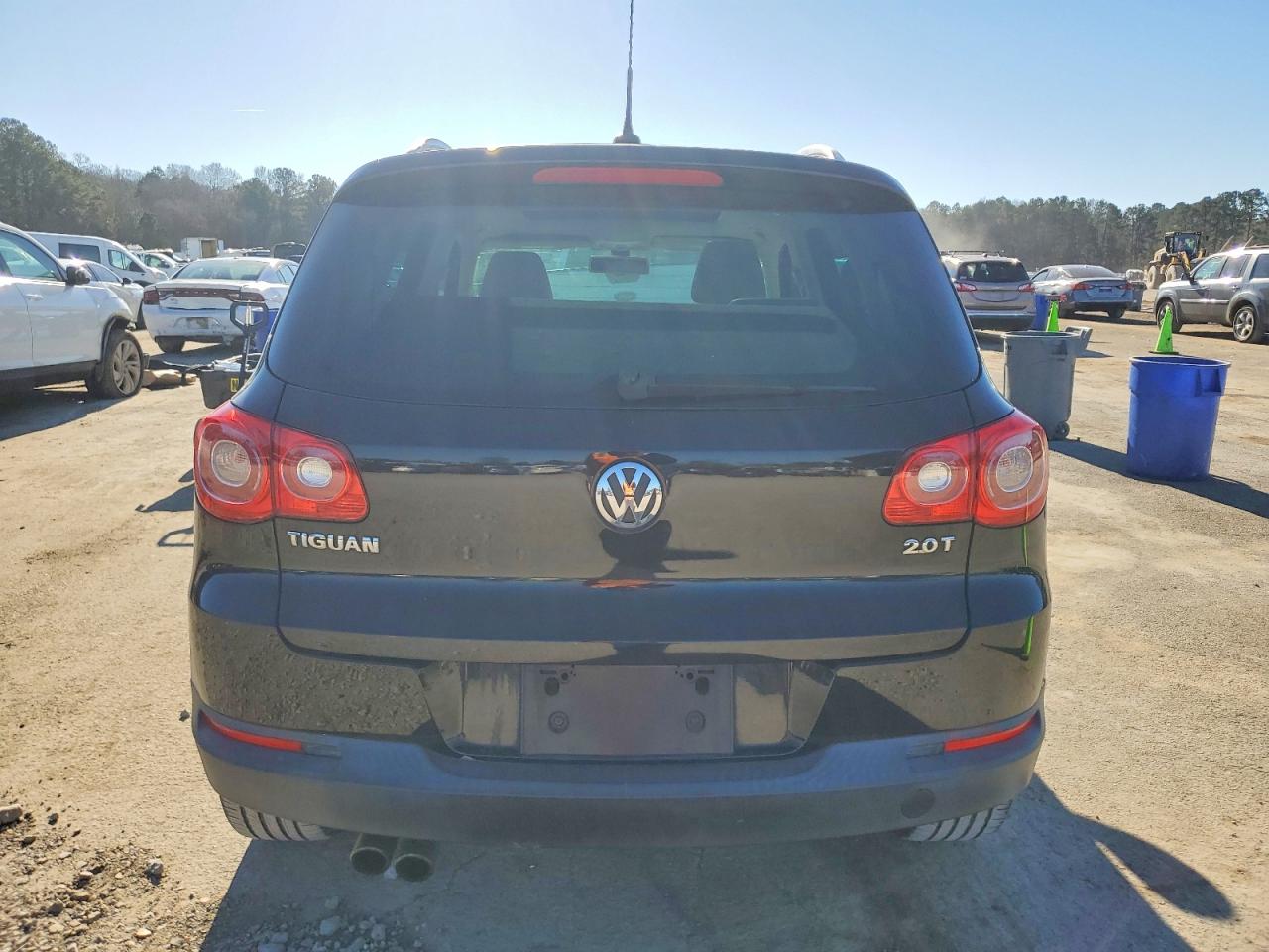 2011 VOLKSWAGEN TIGUAN S photo 6