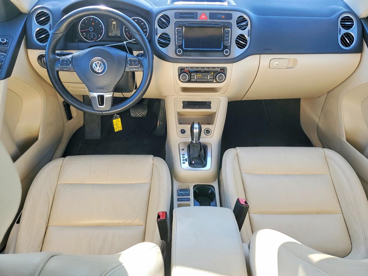 2011 VOLKSWAGEN TIGUAN S photo 8