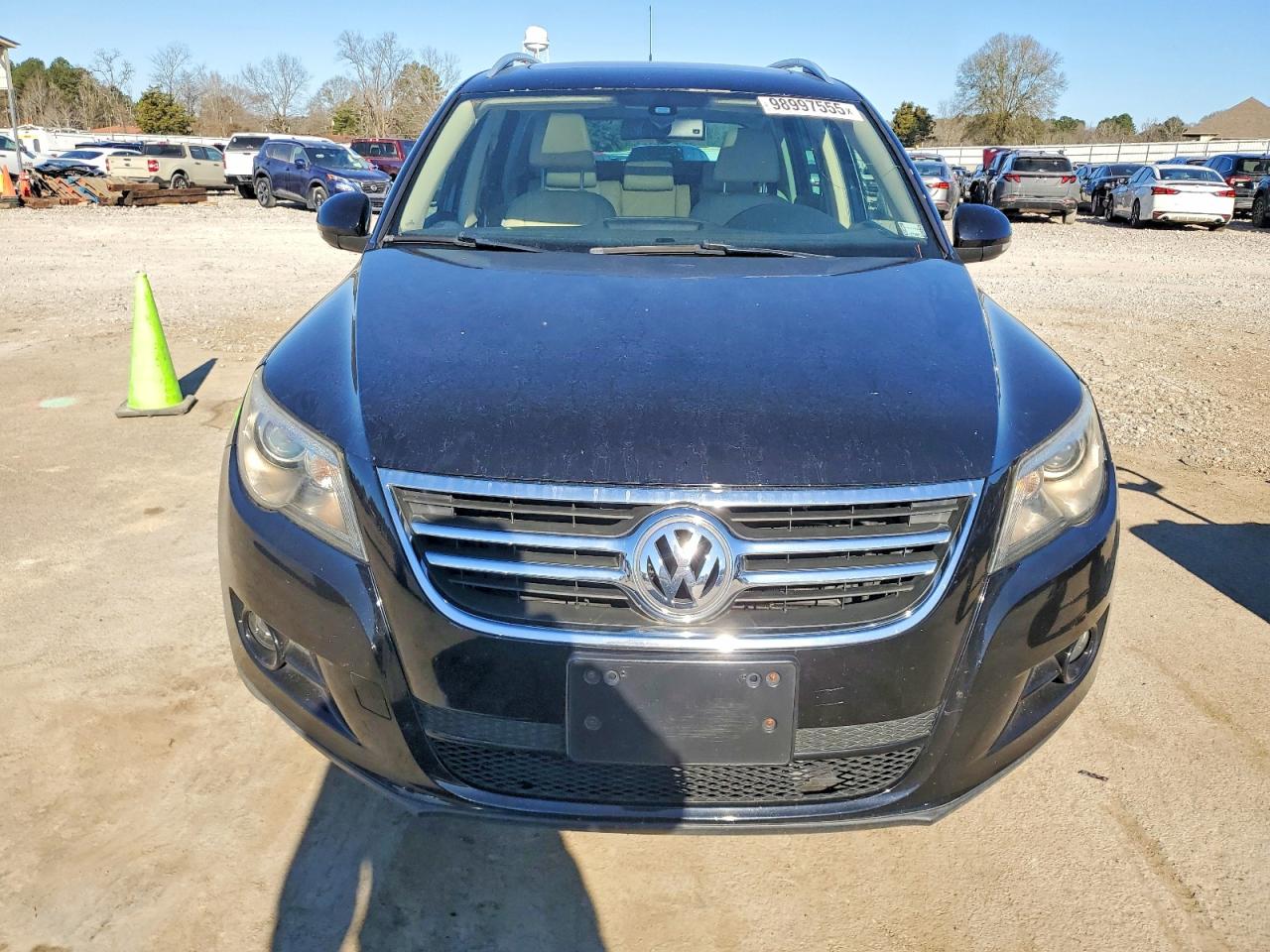 2011 VOLKSWAGEN TIGUAN S photo 5