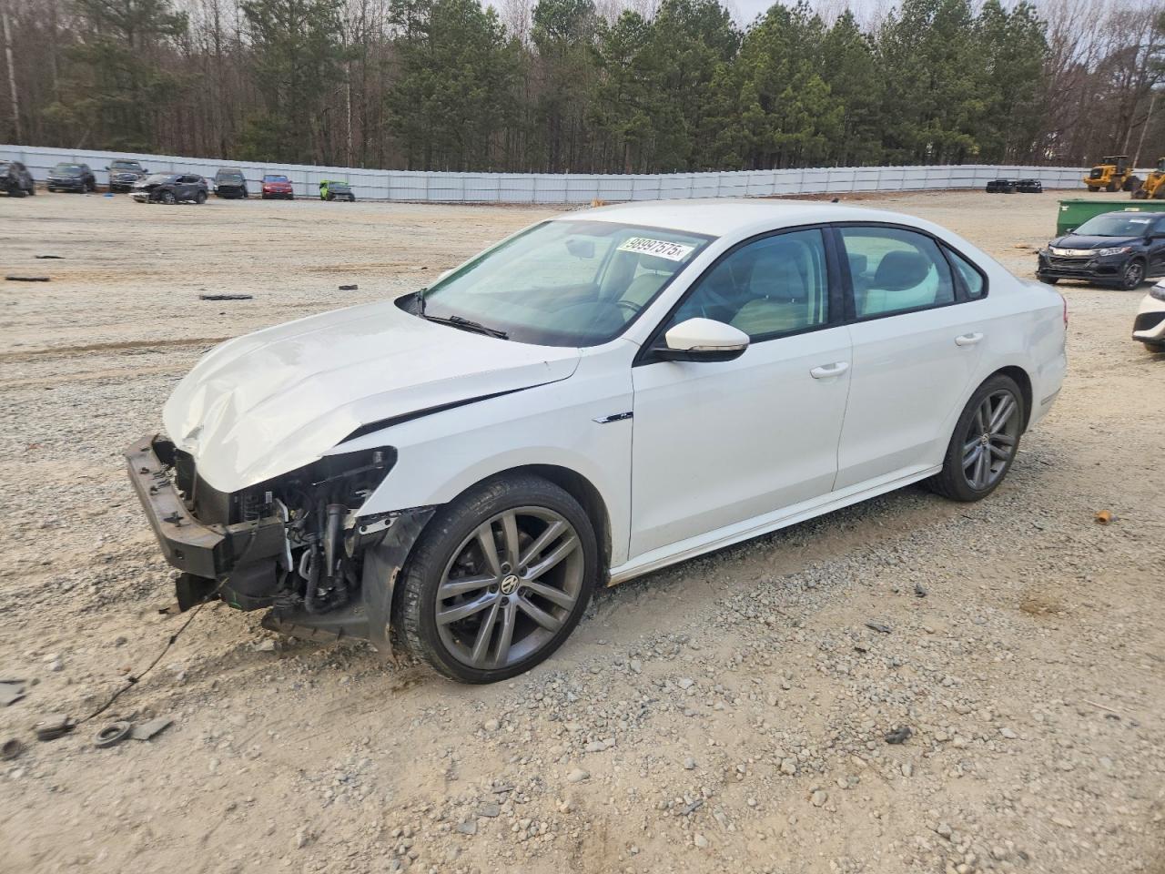 2018 VOLKSWAGEN PASSAT
