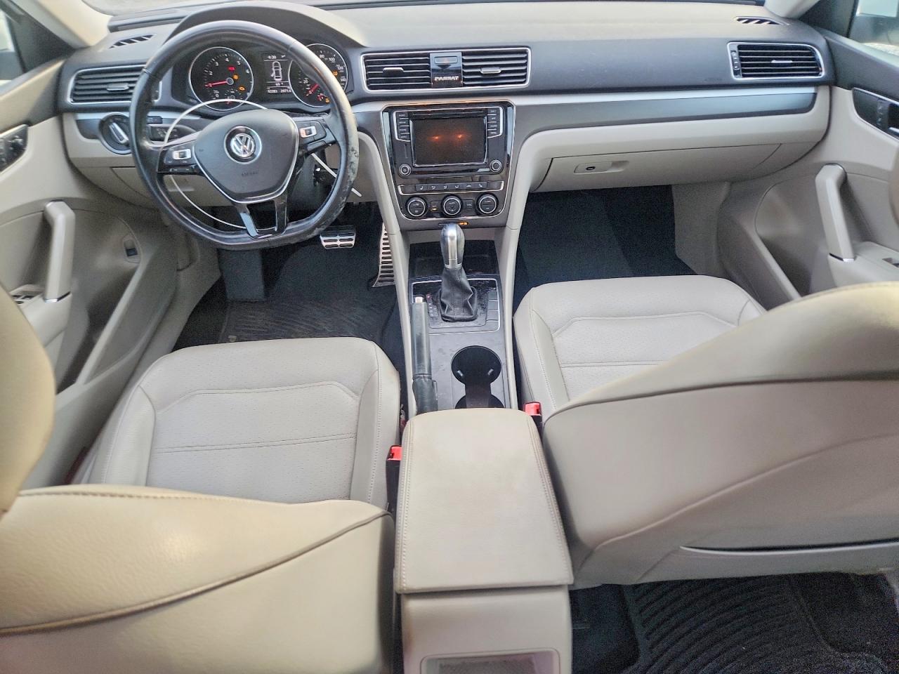 2018 VOLKSWAGEN PASSAT S photo 8