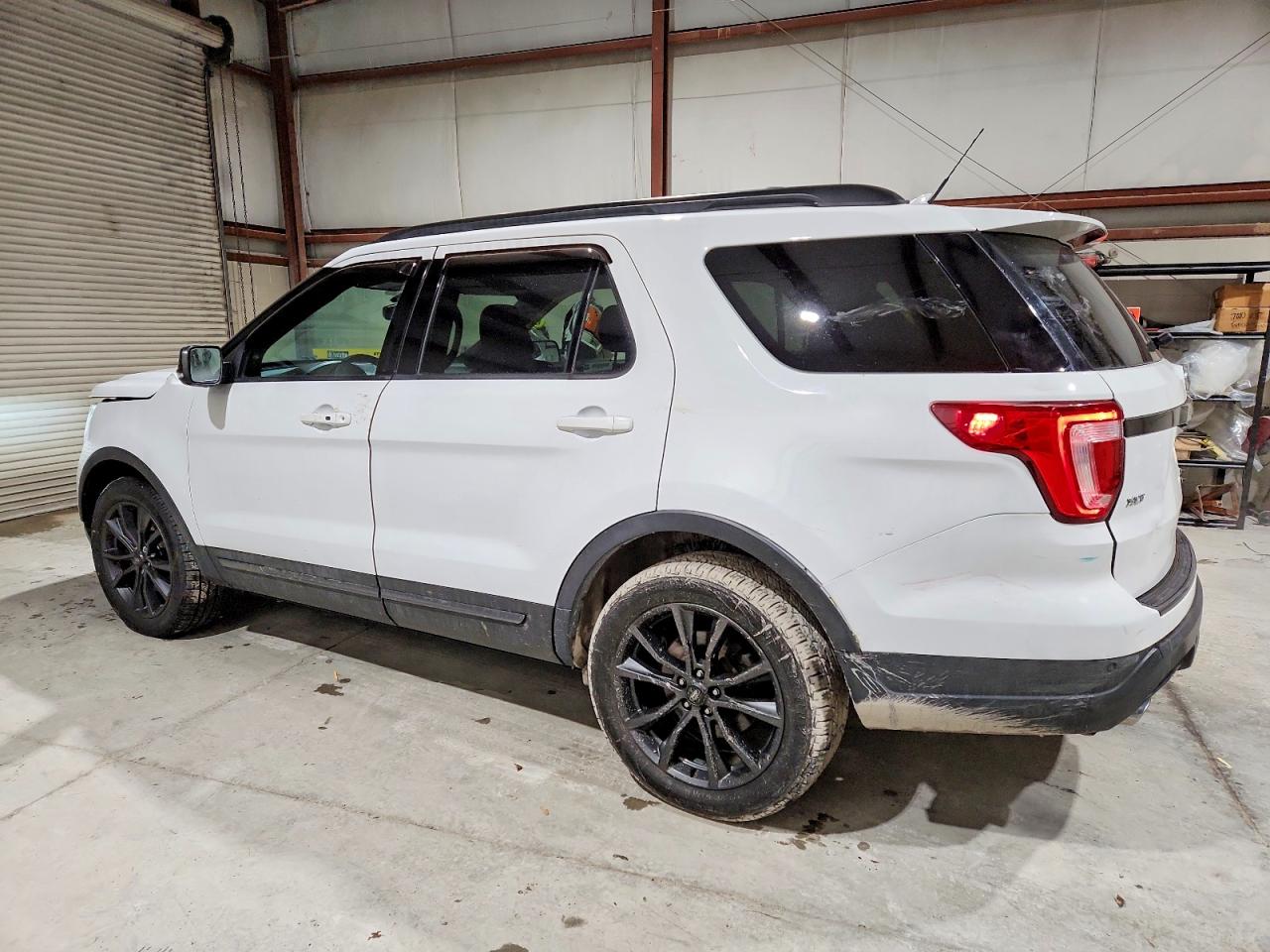 2019 FORD EXPLORER XLT photo 2