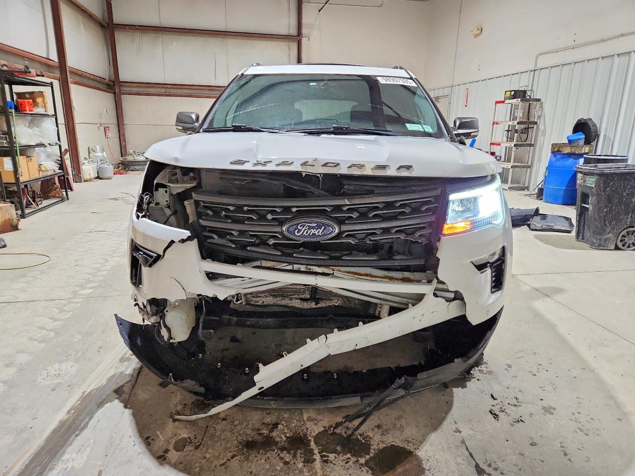 2019 FORD EXPLORER XLT photo 5