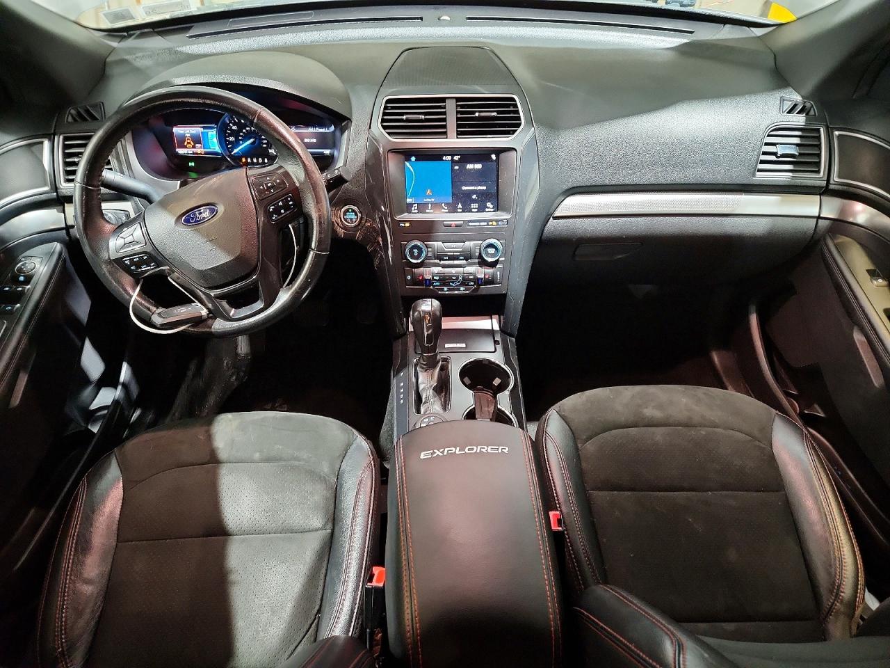 2019 FORD EXPLORER XLT photo 8