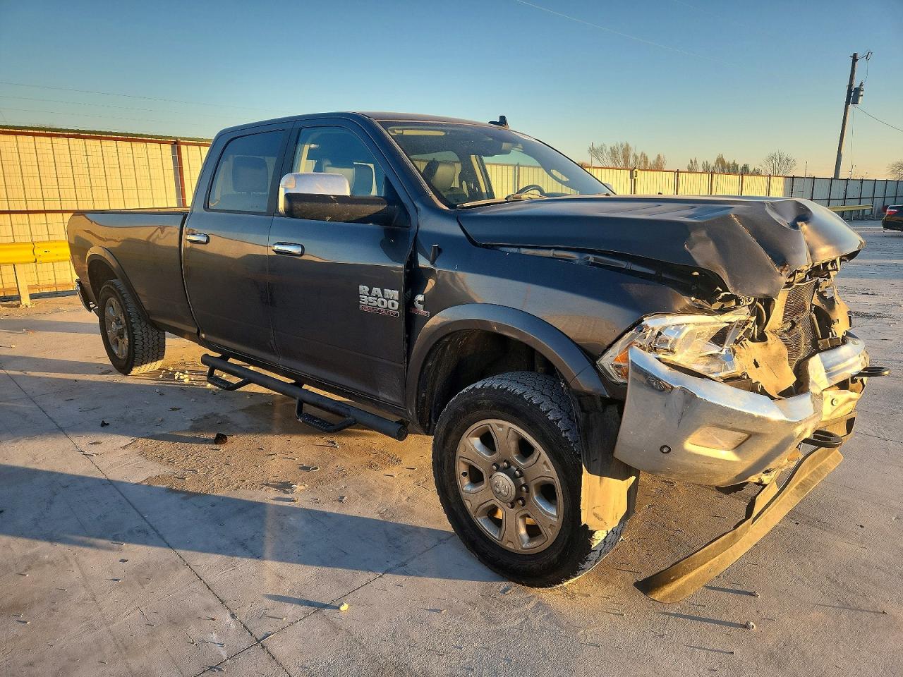 2018 RAM 3500 LARAMIE photo 7