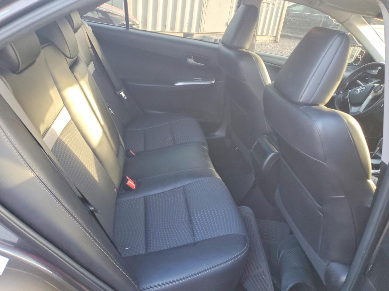 2014 TOYOTA CAMRY L photo 10