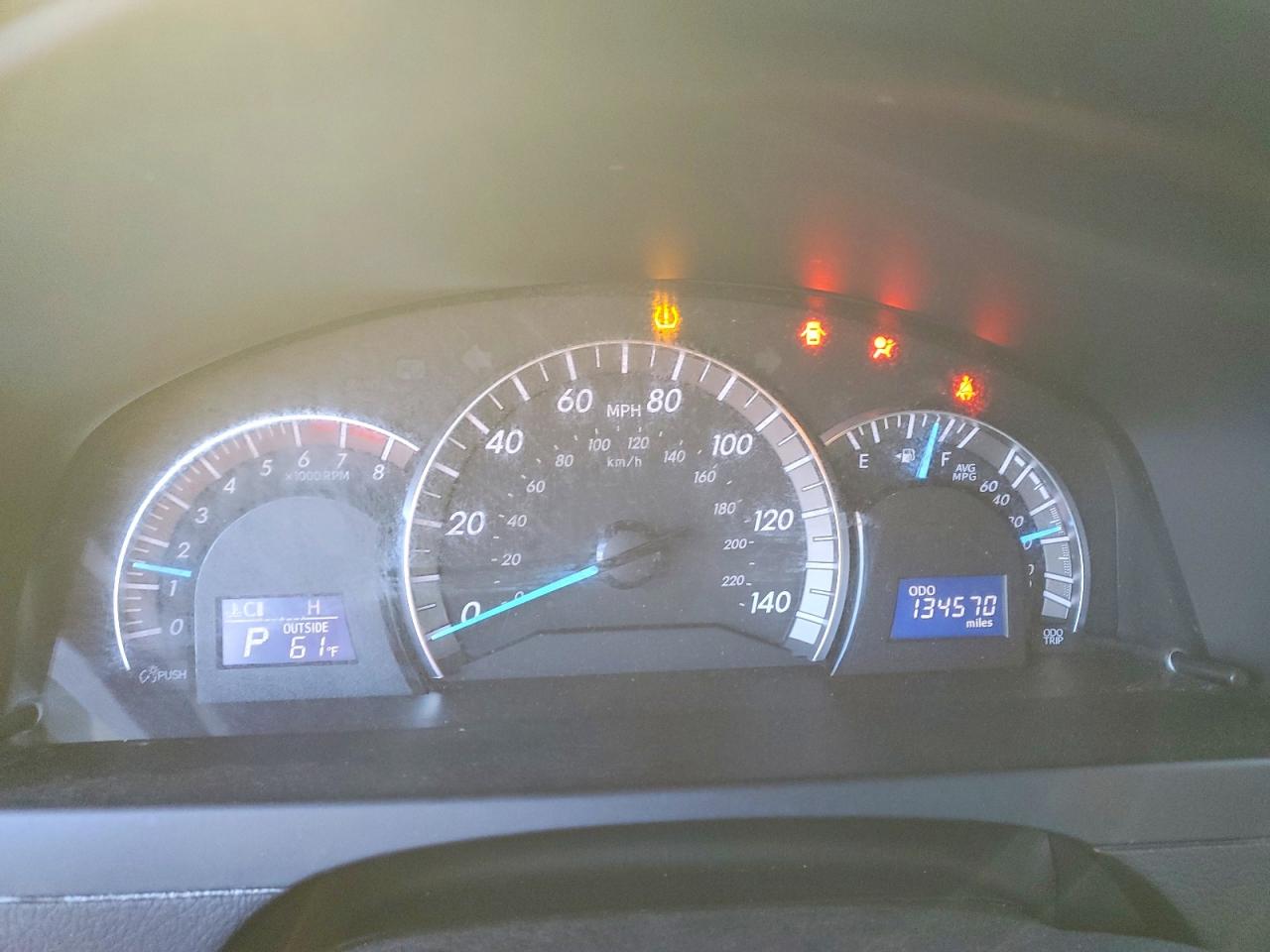 2014 TOYOTA CAMRY L photo 9