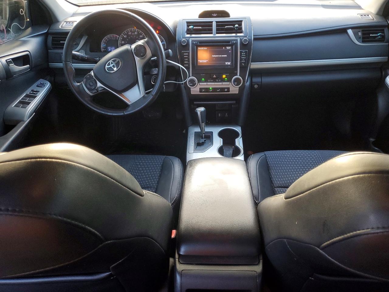 2014 TOYOTA CAMRY L photo 8