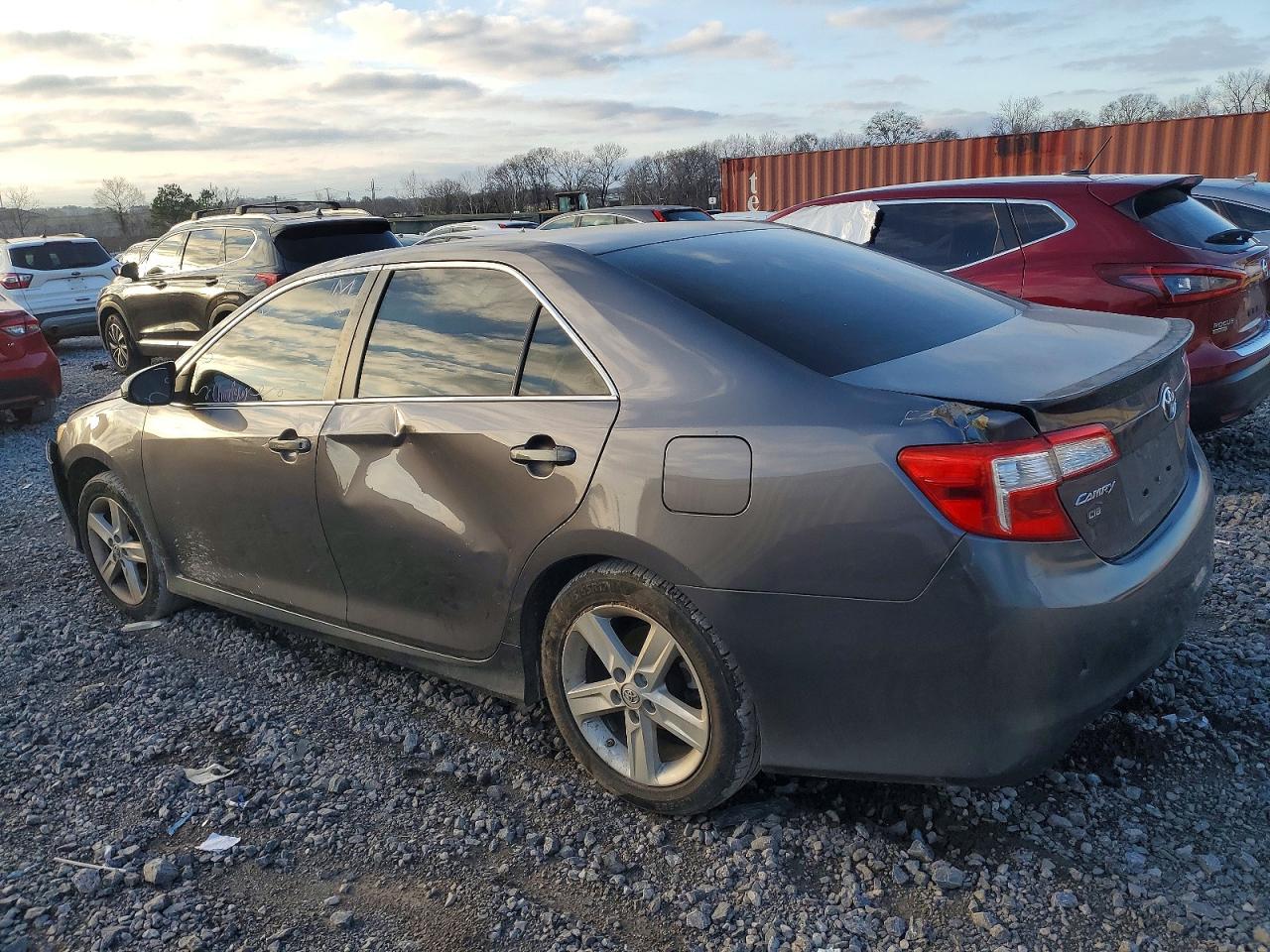 2014 TOYOTA CAMRY L photo 2