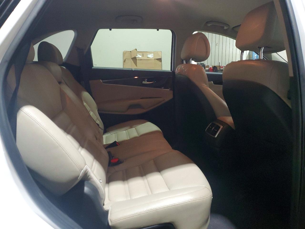 2016 KIA SORENTO EX photo 11