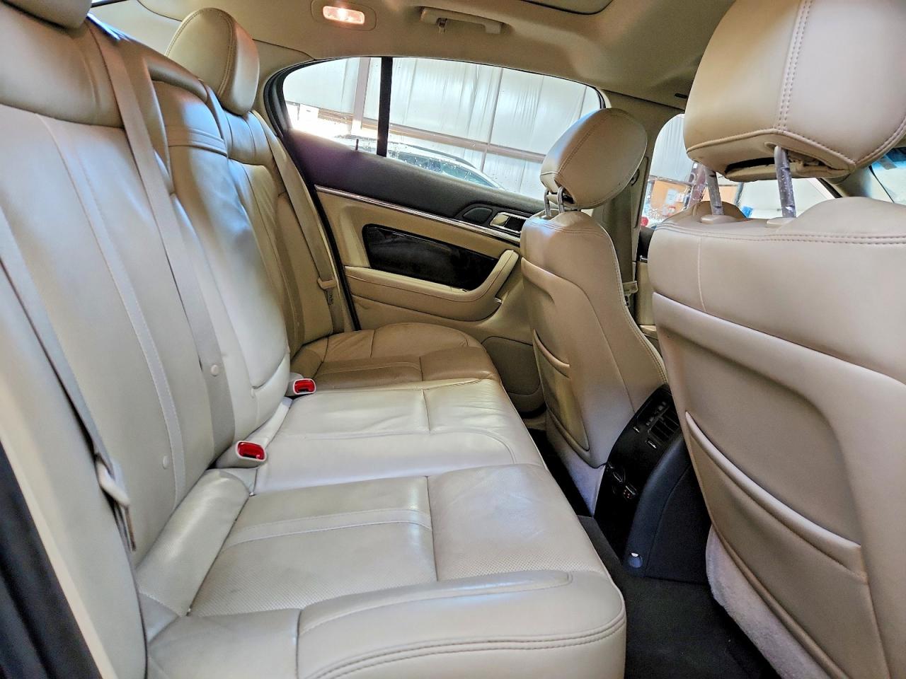 2014 LINCOLN MKS photo 10
