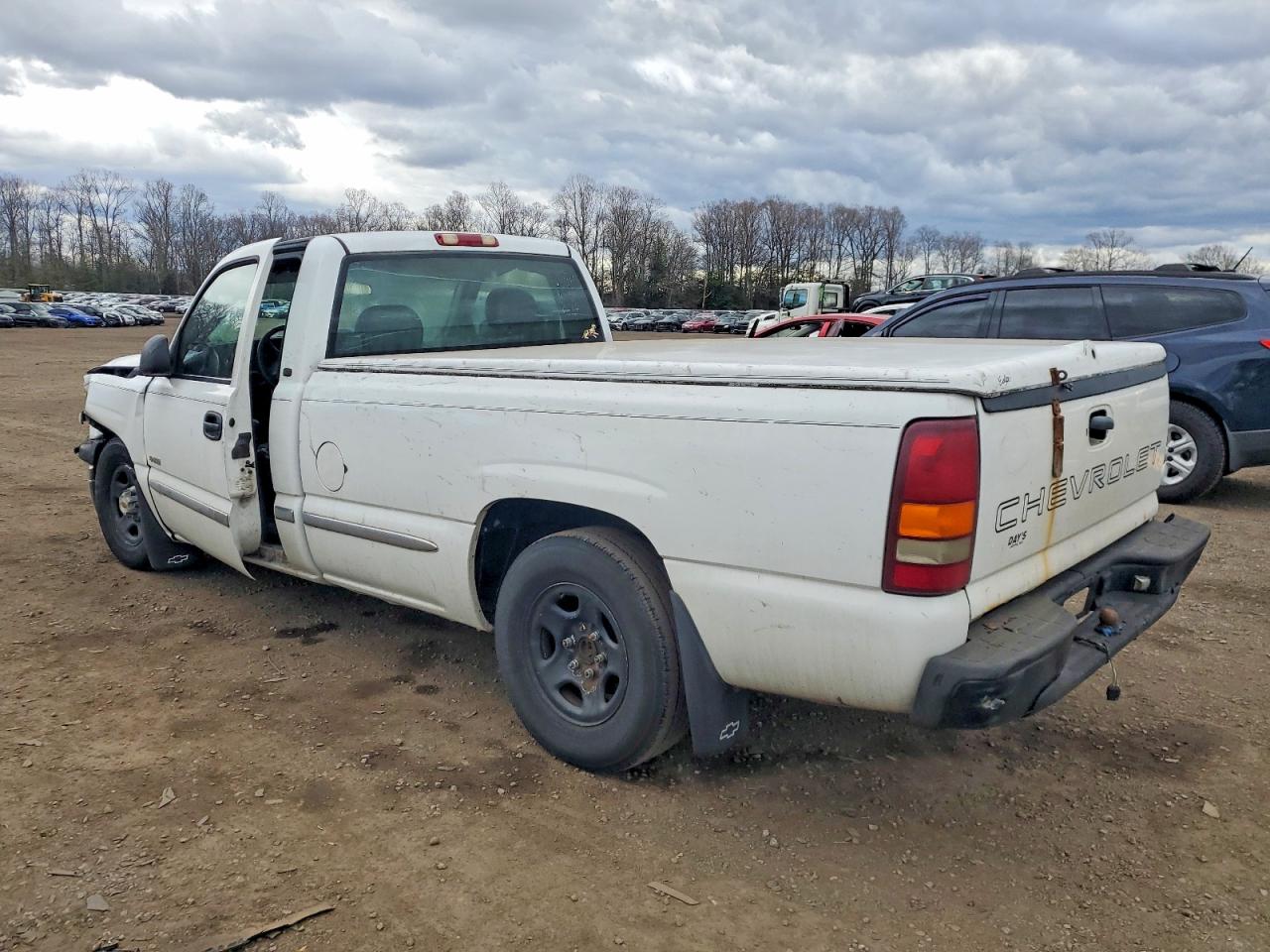 2000 CHEVROLET SILVERADO C1500 photo 2