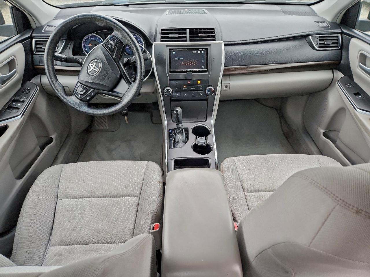 2016 TOYOTA CAMRY LE photo 8