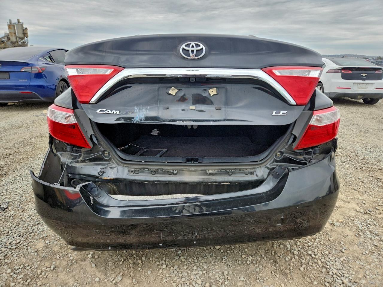 2016 TOYOTA CAMRY LE photo 6