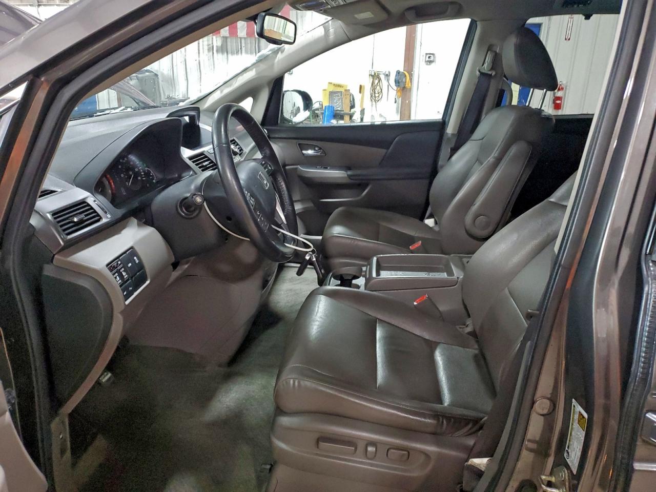 2014 HONDA ODYSSEY TOURING photo 7